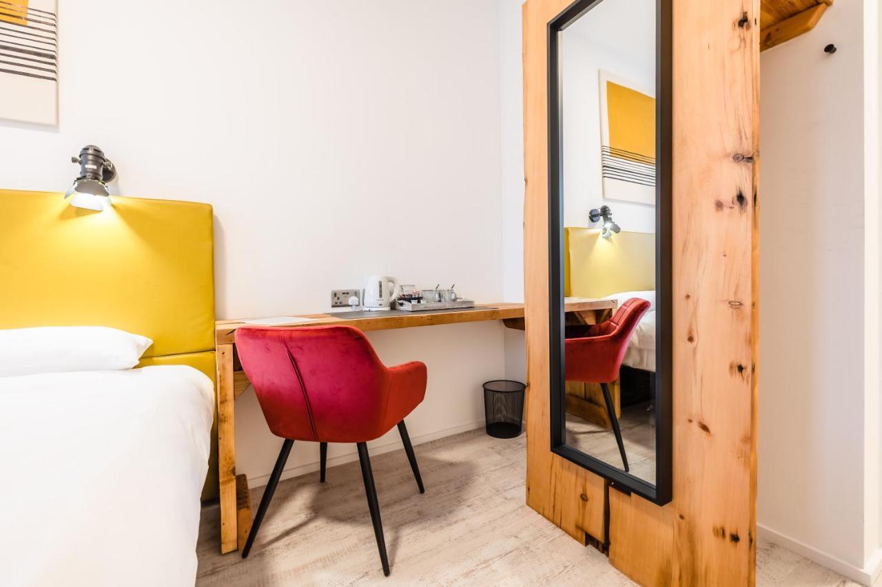 Cardiff Arms Bistro & Hotel Treorky Екстериор снимка