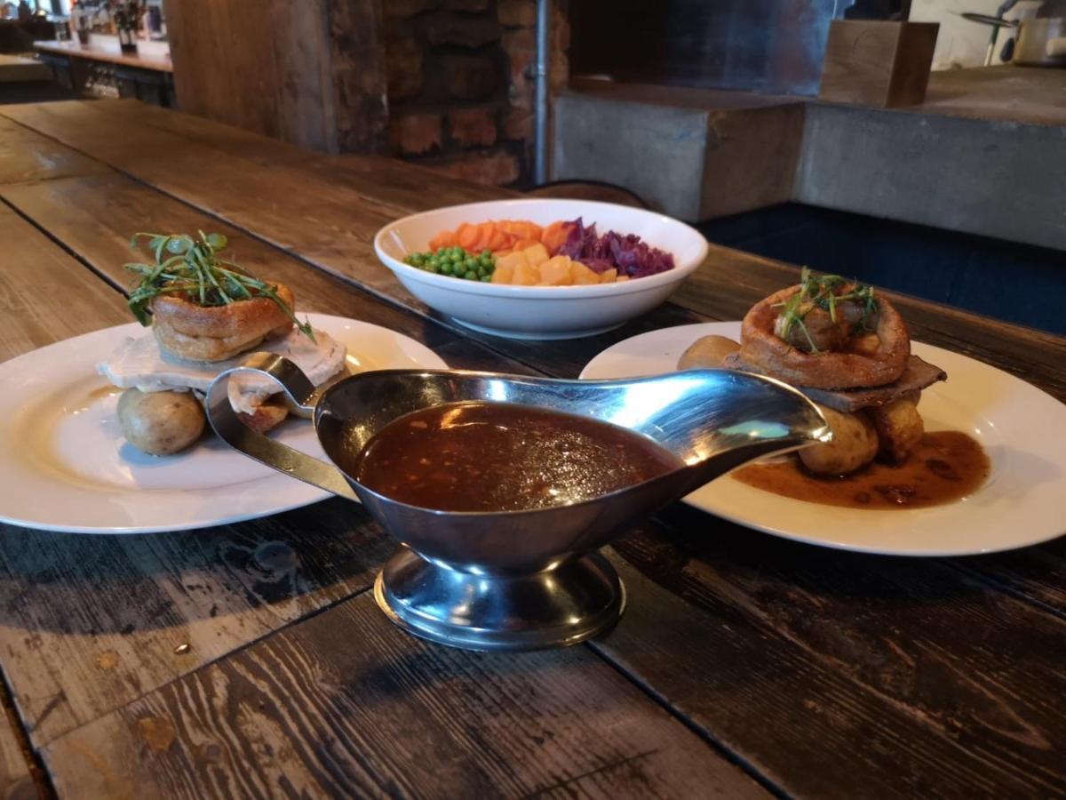 Cardiff Arms Bistro & Hotel Treorky Екстериор снимка
