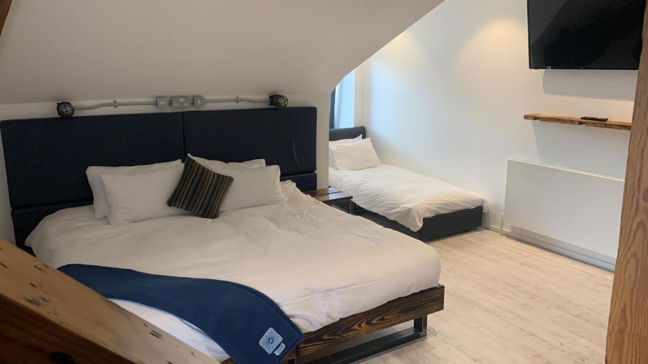 Cardiff Arms Bistro & Hotel Treorky Екстериор снимка