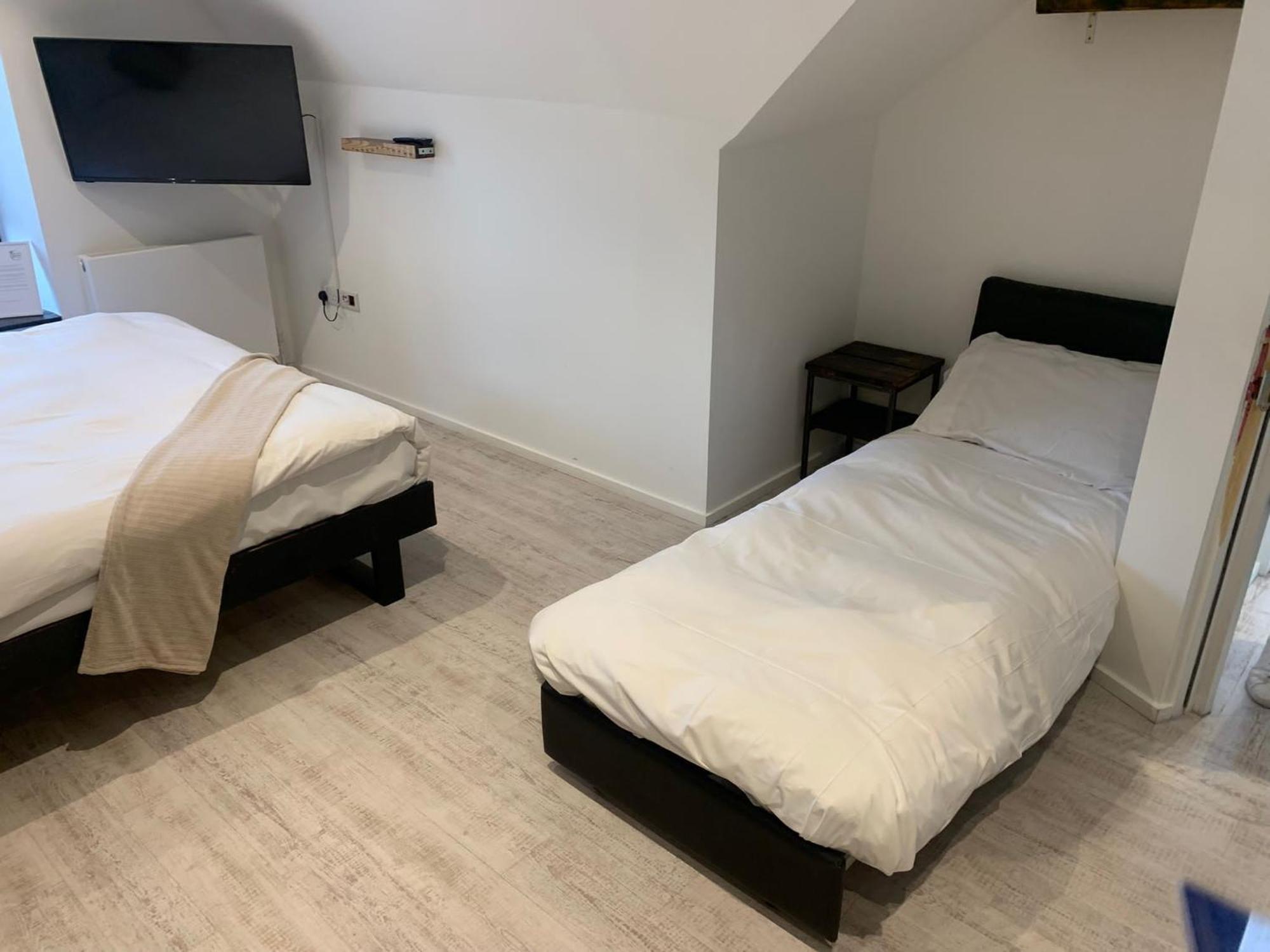 Cardiff Arms Bistro & Hotel Treorky Екстериор снимка