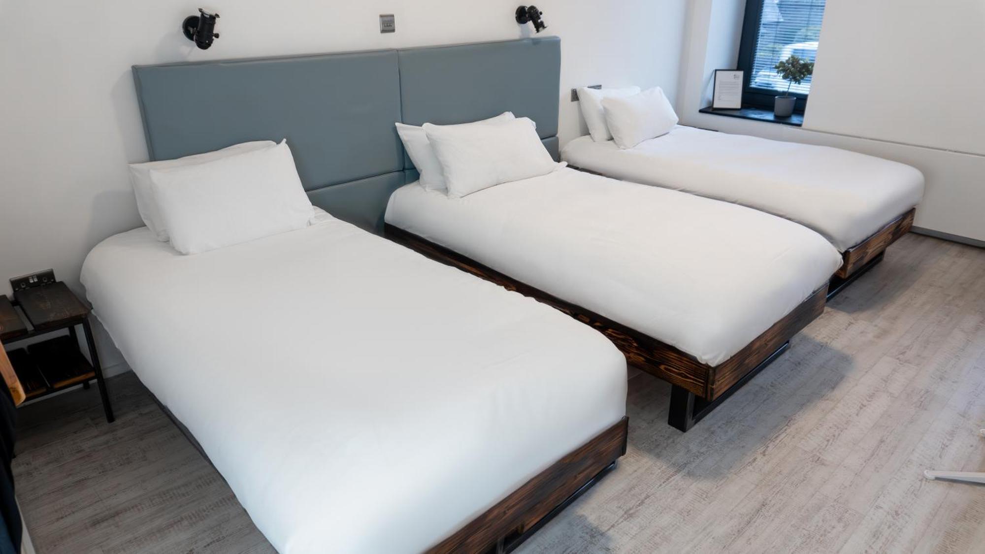 Cardiff Arms Bistro & Hotel Treorky Екстериор снимка